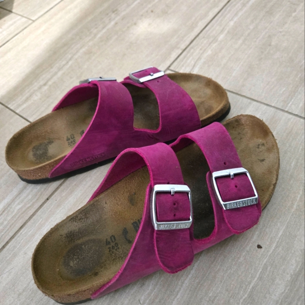 Birkenstock Women's Fuchsia Sandals Sz 9 ( 40)